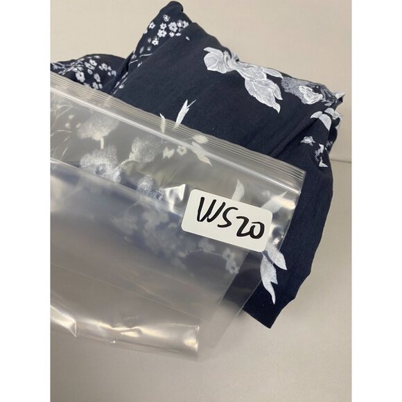 Soft Surroundings Tuberosa Floral Print Roll Tab Sleeve Gray Top Size XS Cotton - Picture 6 of 10